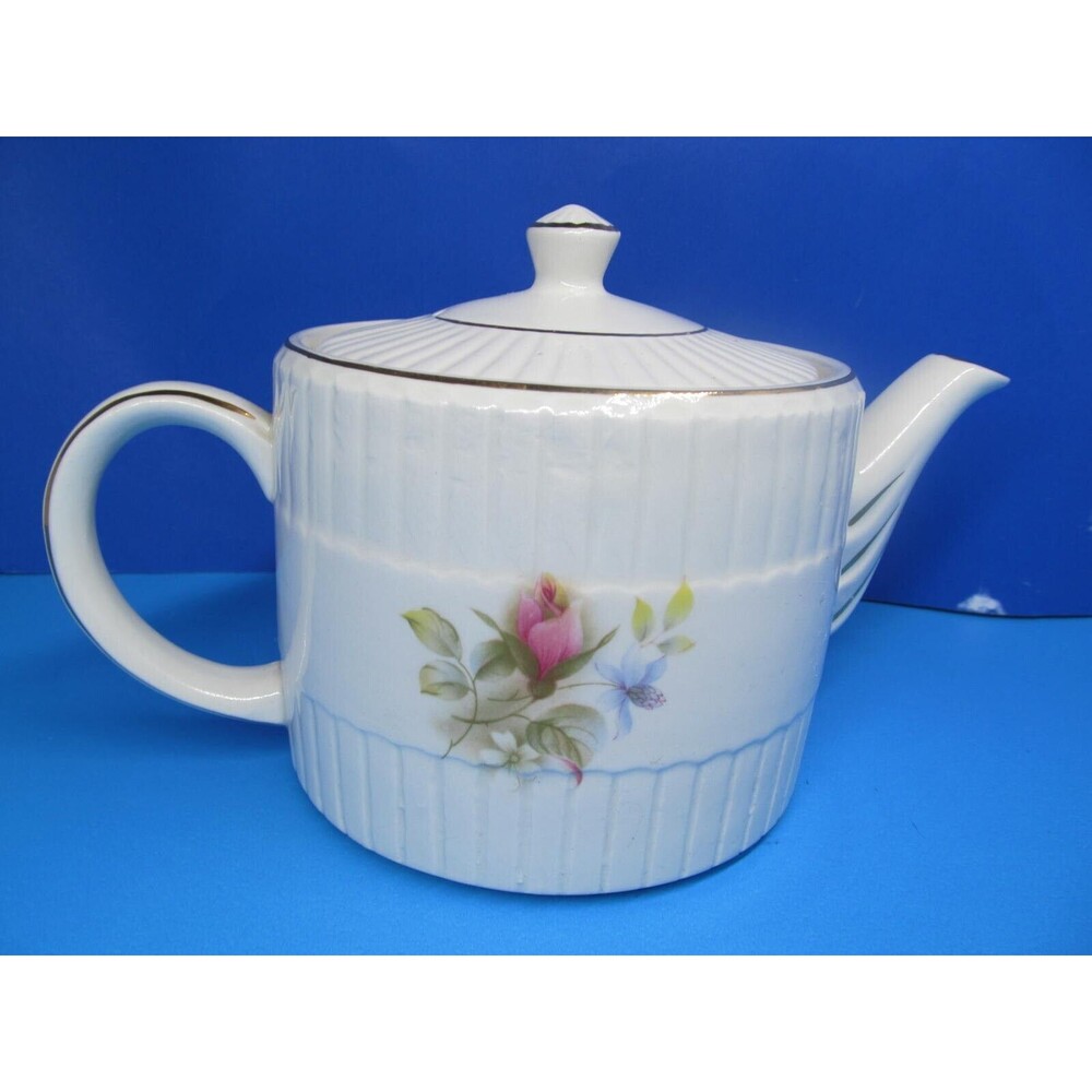 Wood And Sons Ellcreave Floral Spray 4" H X 5" W Vintage Ribbed Teapot  EUC